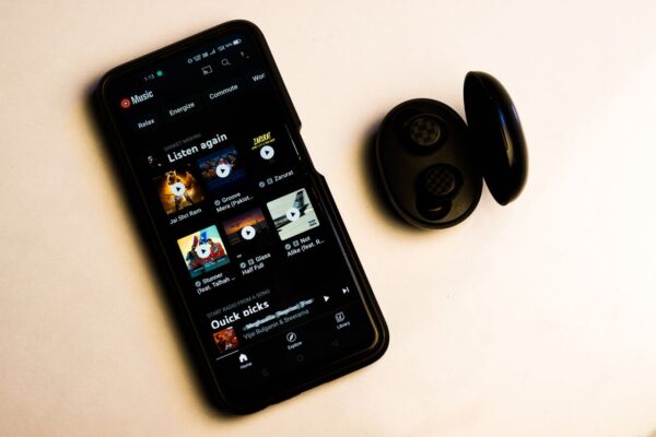 20 Best Songs for Studying and Deep Focus