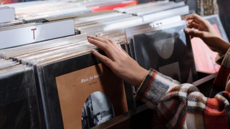 Why Vinyl Is Outselling CDs Again in 2026 (And It’s Not Just Nostalgia)