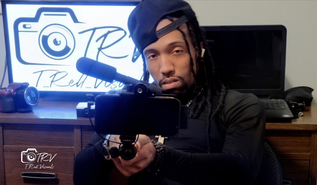 T Rell Hill of T_Rell_Visuals shooting event coverage in Atlanta for Power 97.5 ATL