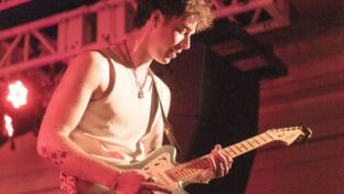 Mik Ivy: Emerging Voice in the Indie/Alternative Scene